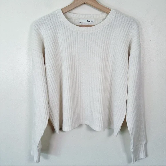 Aritzia Womens Size Medium Rudko Long Sleeve Ribbed Crop Top - Picture 2 of 15